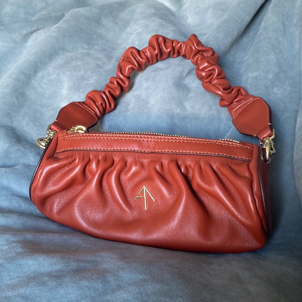 Manu ruched mini cylinder bag - red
